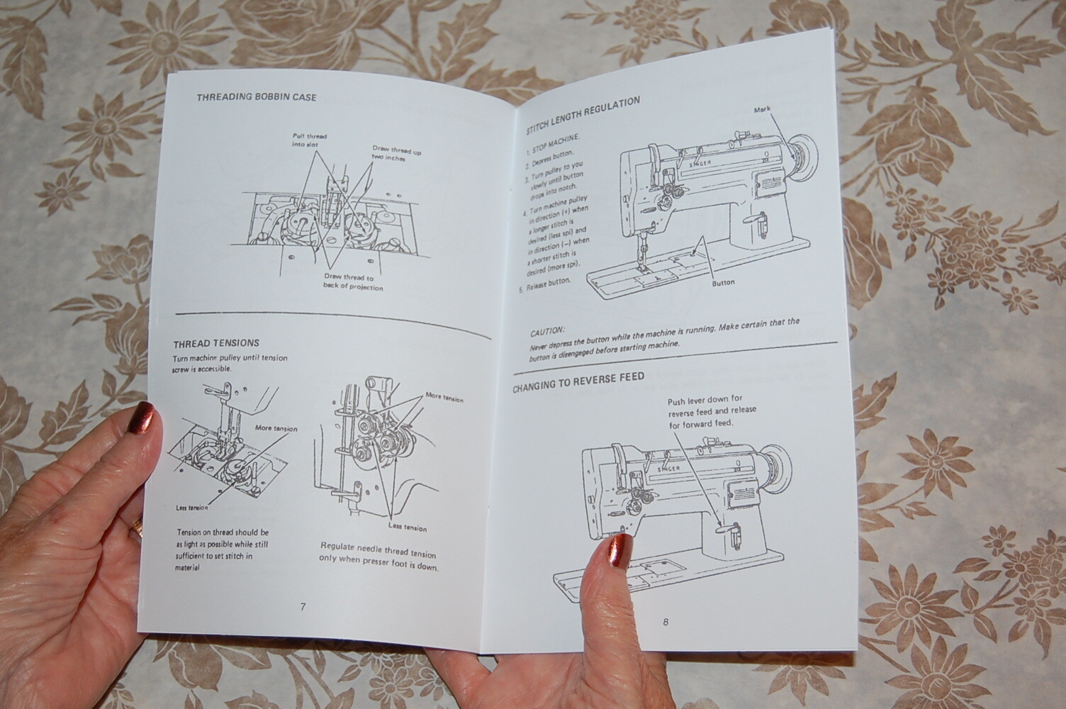 Operator's Guide Manual Singer Sewing Machines of Class 212, & Applicable to 211