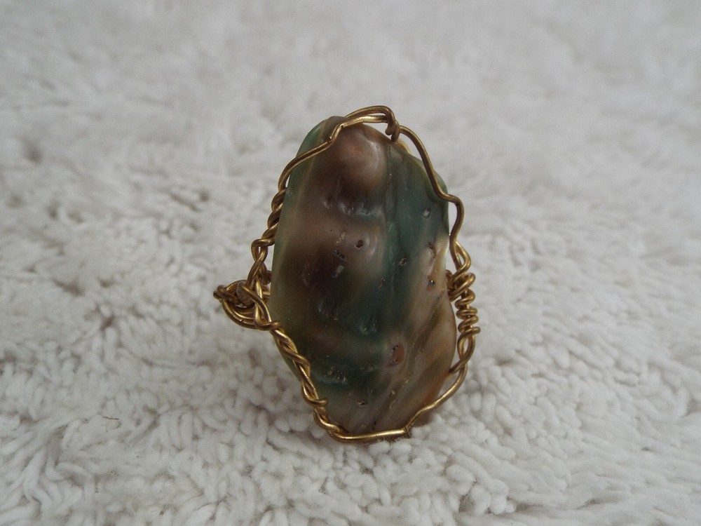 Handcrafted Brass Wire Green Abalone Shell Ring ~ Size 8 (J21)
