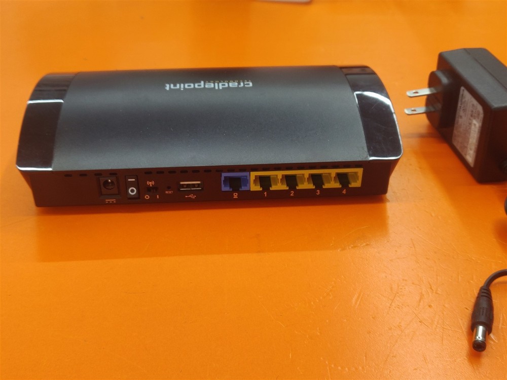 ⭐️⭐️⭐️⭐️⭐️ CradlePoint MBR95 Black Wireless Router & Power Adapter Bundle