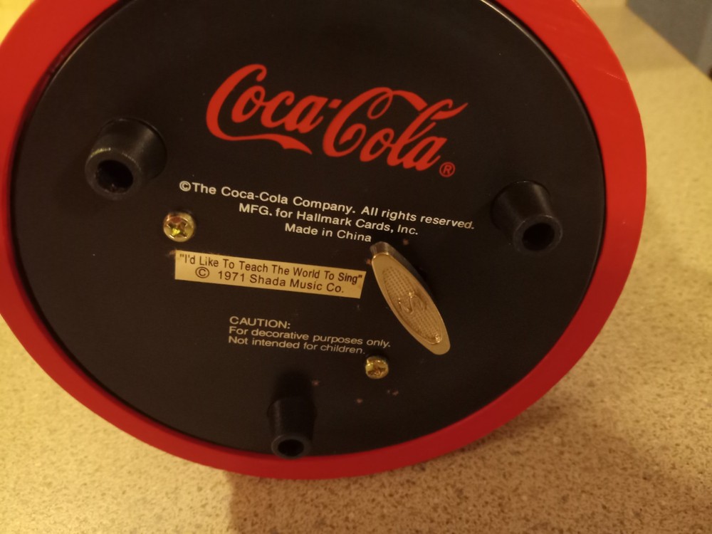Coca-Cola Musical Snow Globe From Hallmark/ Does Work