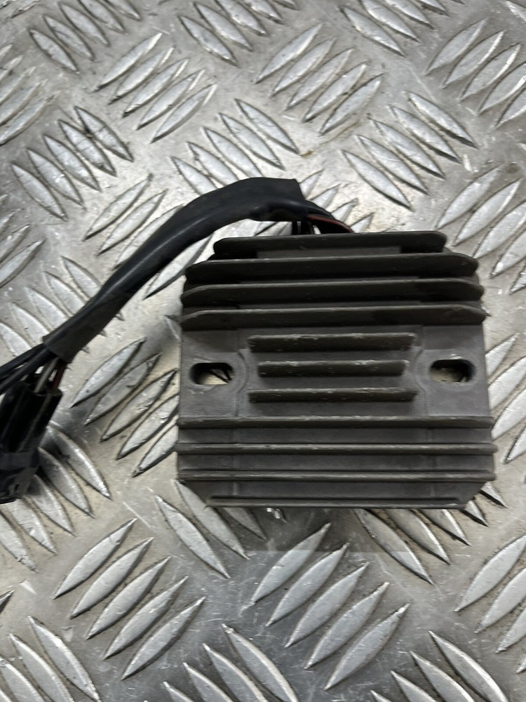 Suzuki SV 650 S 2004 voltage regulator rectifier 2003 - 2006