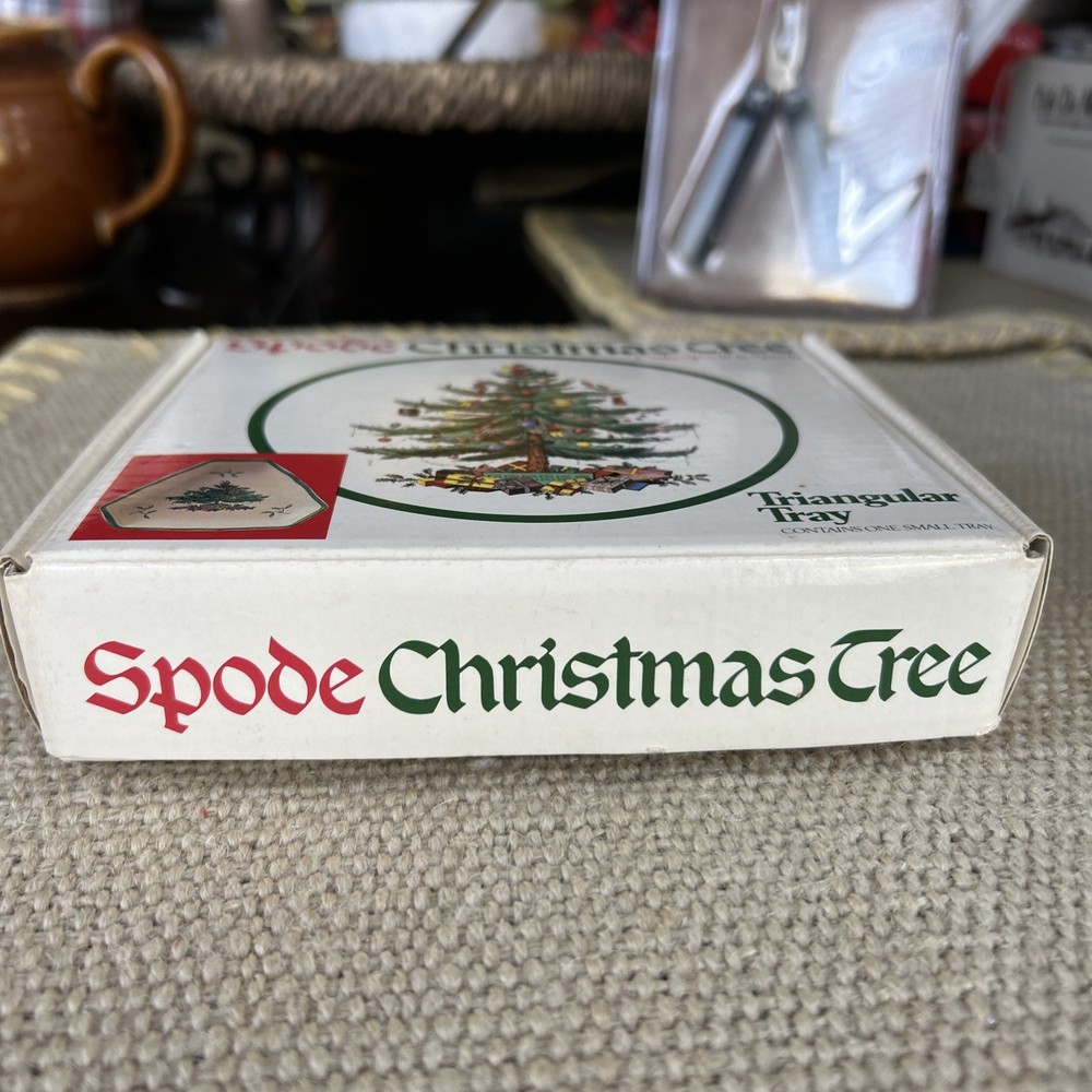 Spode Christmas Tree Triangular 5.5" x 5" Dish Made in England with Original Box