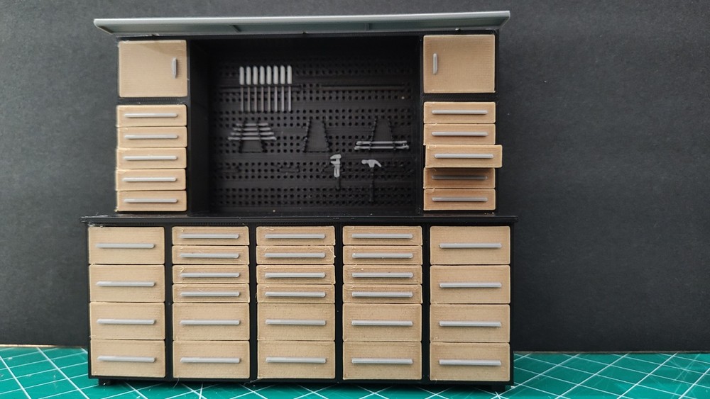 Diorama Workshop Tool Bench Cabinet 1/18 Scale Model Garage Accessory