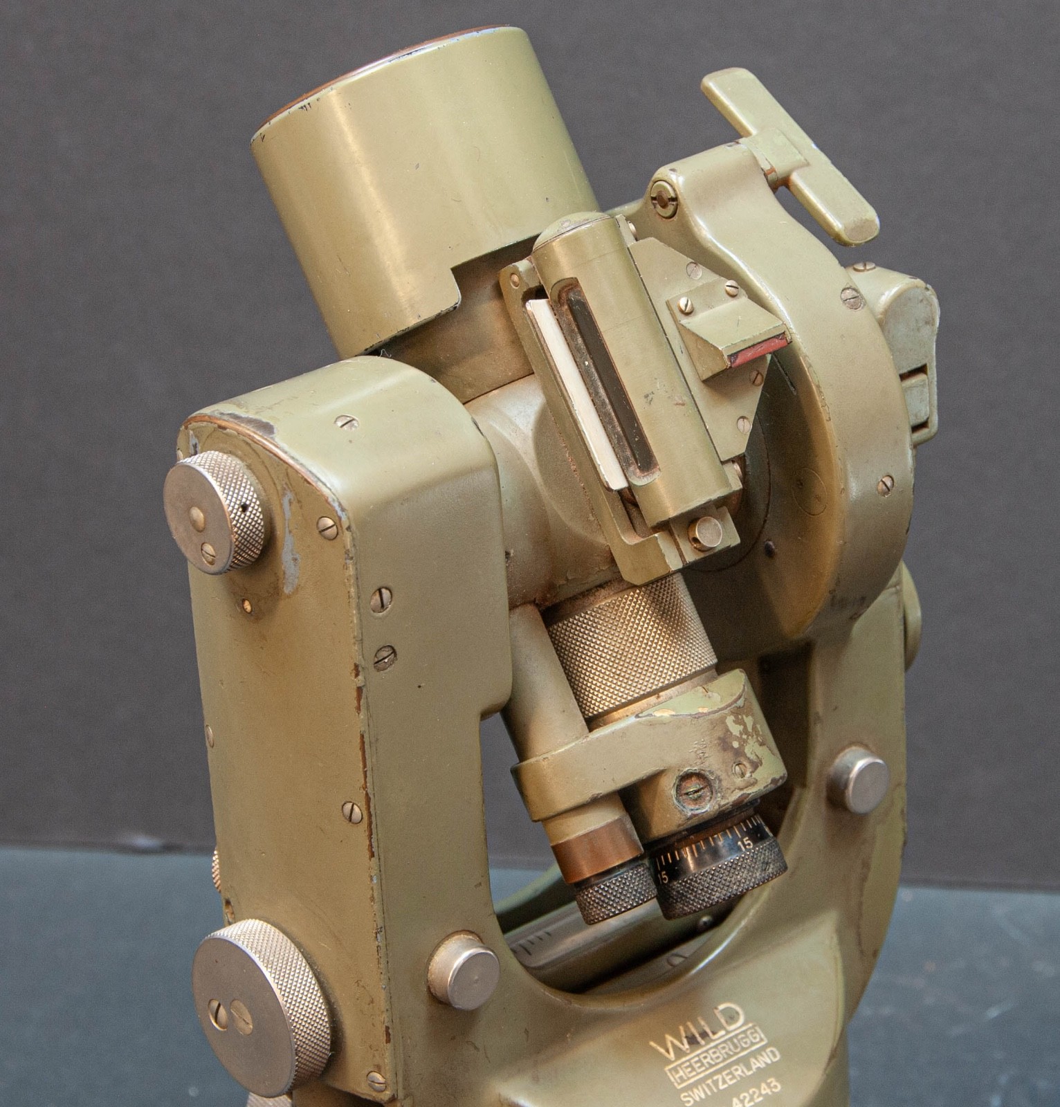 Wild Heerbrugg Theodolite & Case Switzerland No. 42243 Odd Variant. Video.