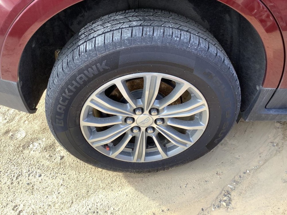 XT5 2017 Glove Box 4925385