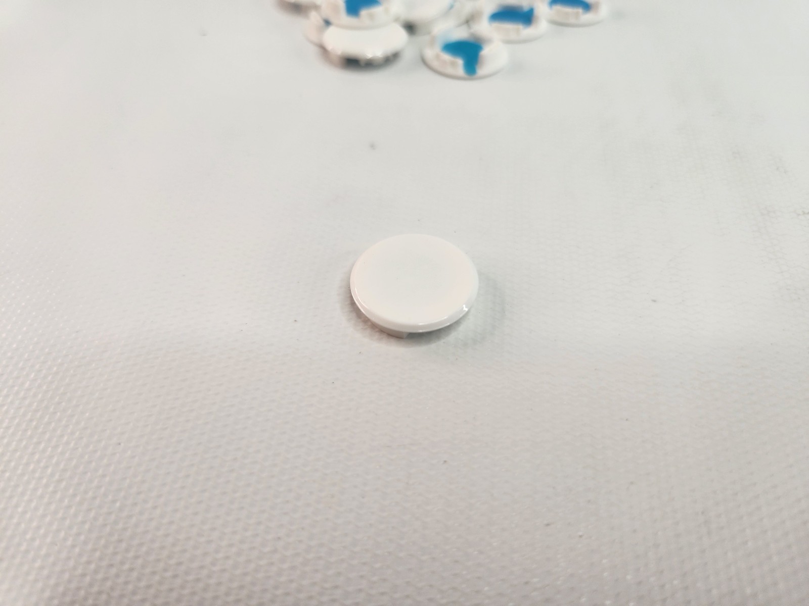 (1) Magnetic Cap August Smart Lock Doorsense White Brand New Part