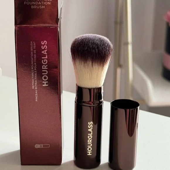 Hourglass Retractable Foundation Brush NIB New