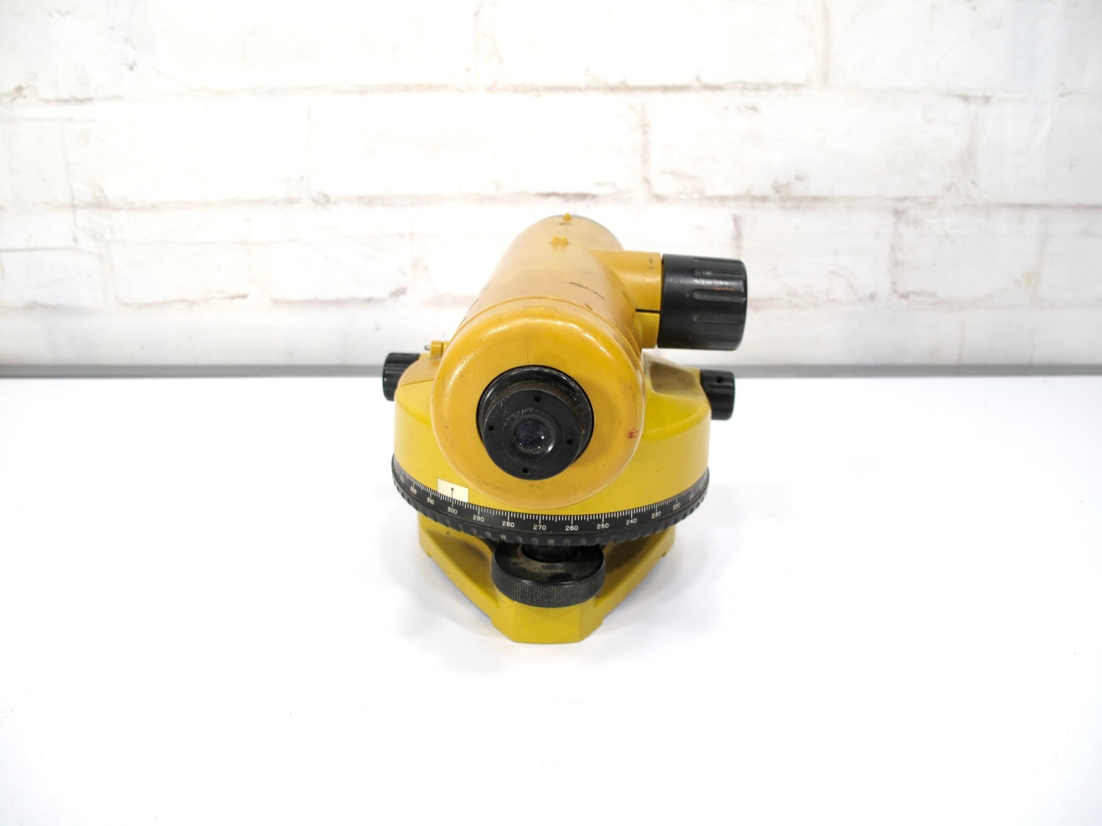 Topcon AT-G4 Automatic Survey Level w/ Case 26x Magnification