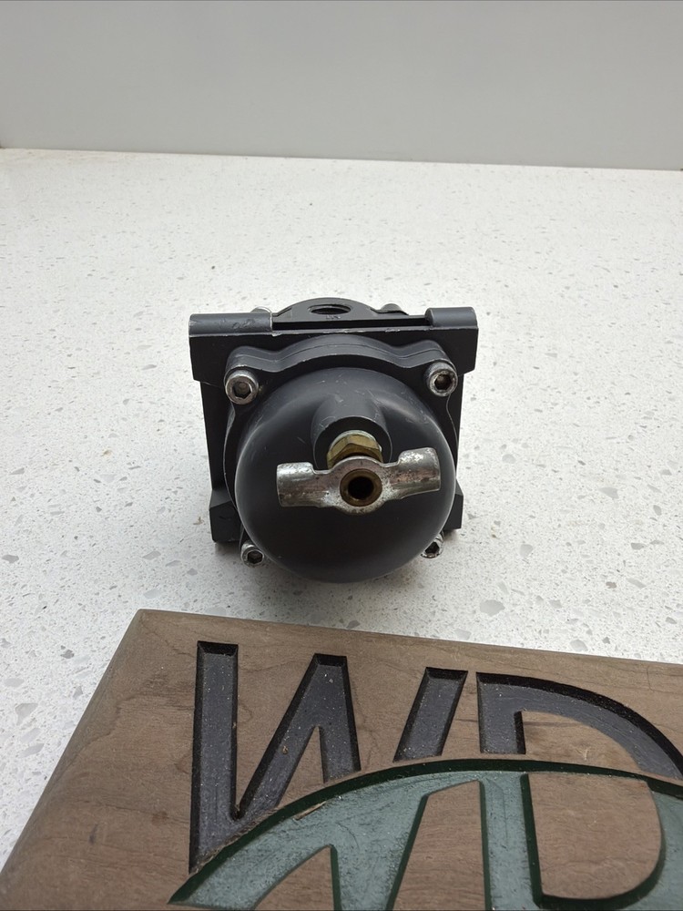 NEW CONTROLAIR TYPE 330 PRESSURE REGULATOR PNEUMATIC 0-120 PSI RANGE