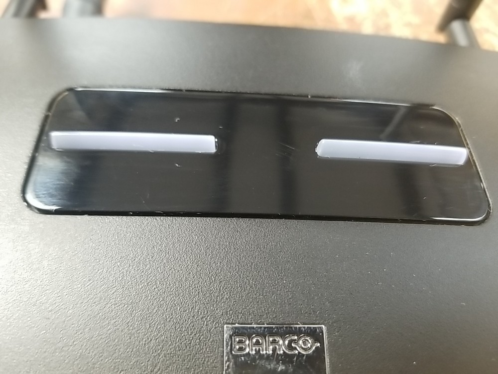 Barco ClickShare R9861008 Wireless Presentation System. *READ⬇️*