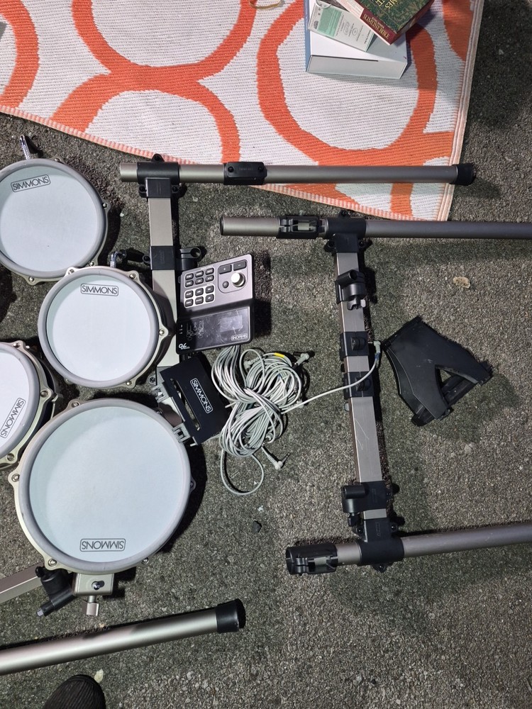 Simmons Titan 70 Electronic Drum Kit With Mesh Pads & Bluetooth