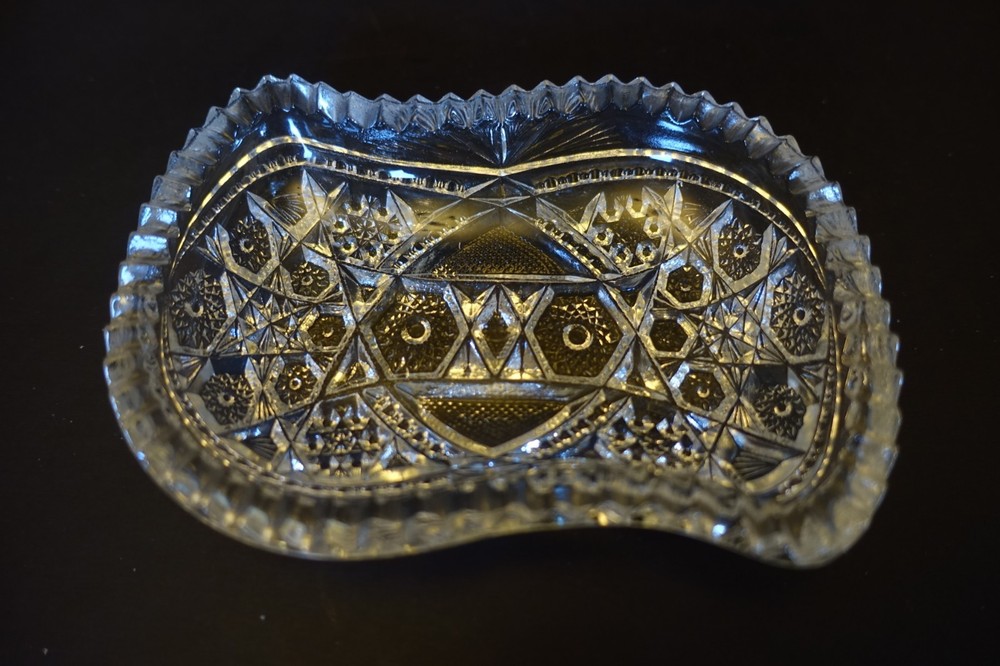 TT52 EAPG PRESSED GLASS WAVY SHAPE DISH 6"