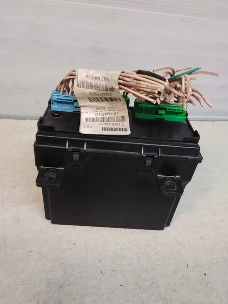 Volvo 21083375-P08 Control Module VECU