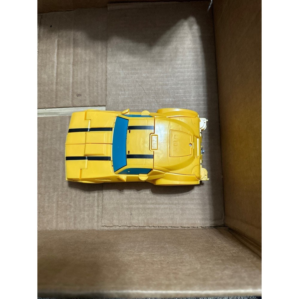Transformers Bumble Bee Cyberverse Talking . Missing weapons