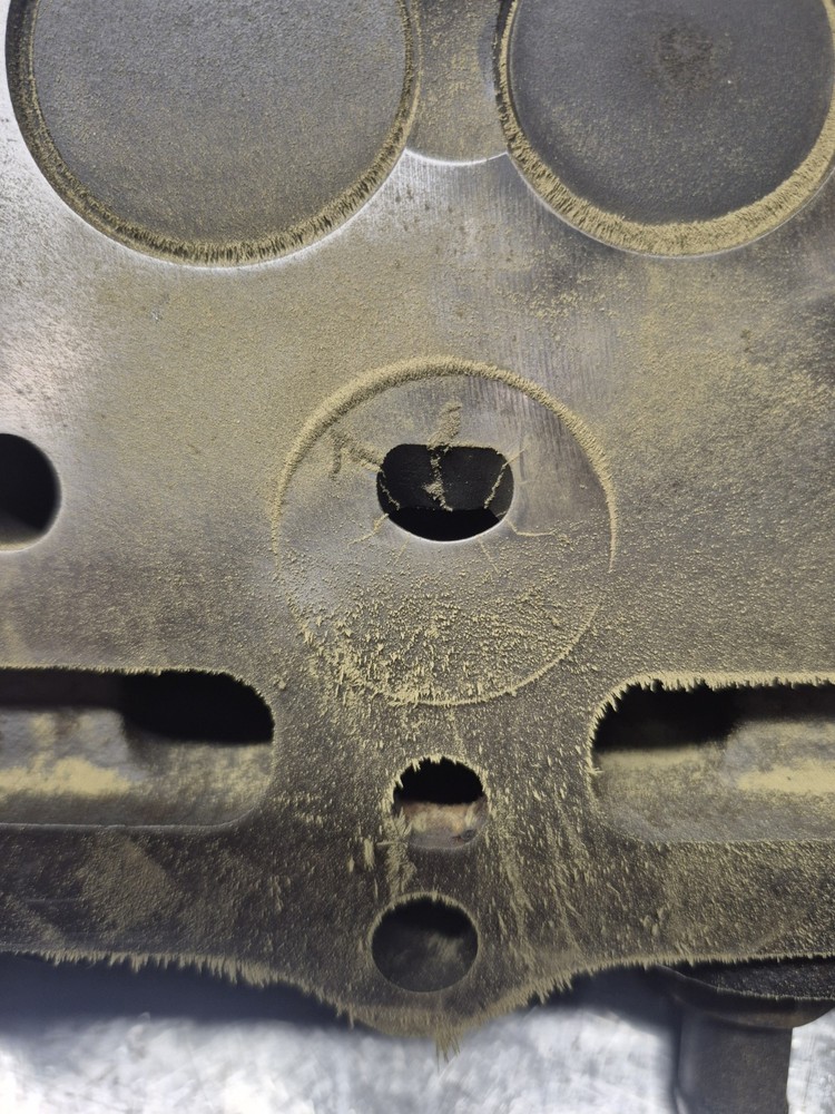 2005 Case 420 Skid Steer Loader Cylinder Head