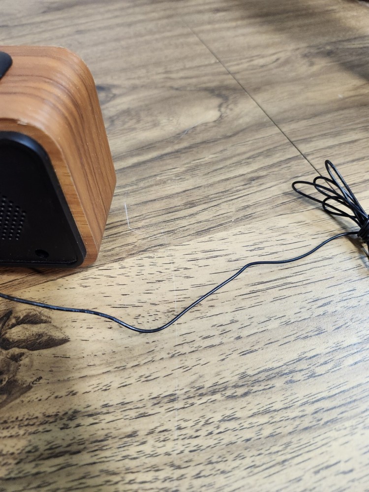 Victrola Vc-250 Bedside Clock Radio