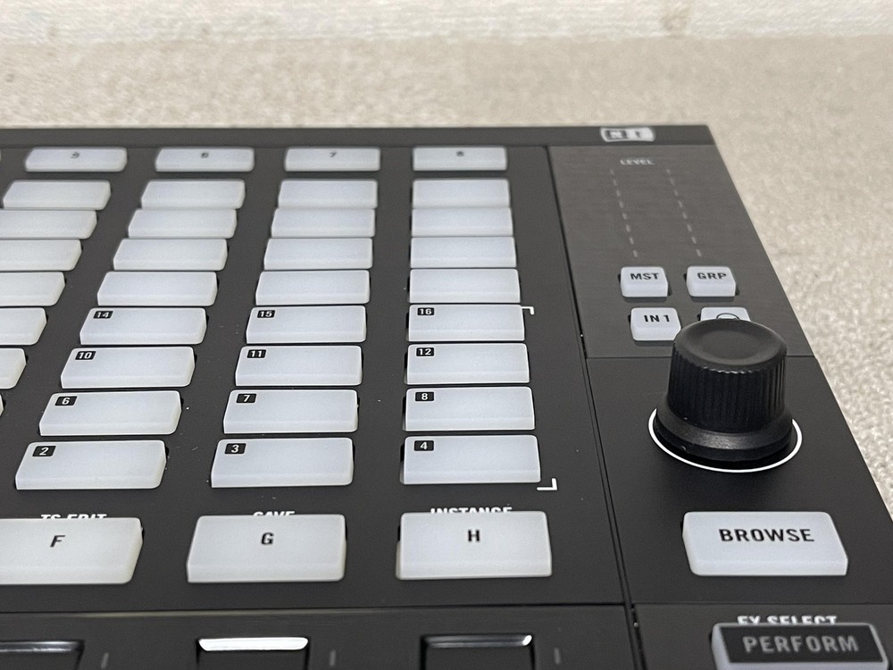 Native Instruments Maschine Jam Controller Production Performance System w/Box