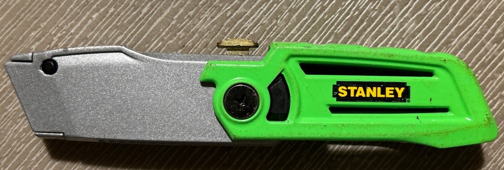 Stanley folding utility knife green 10-823