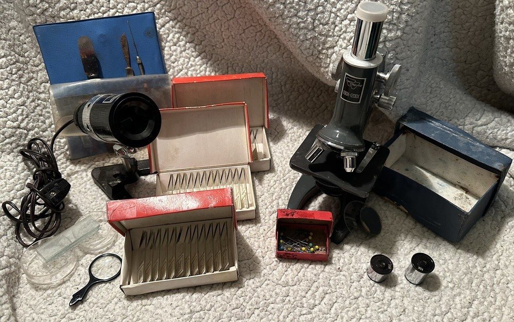 Vintage Sans & streiffe Microscope Kit