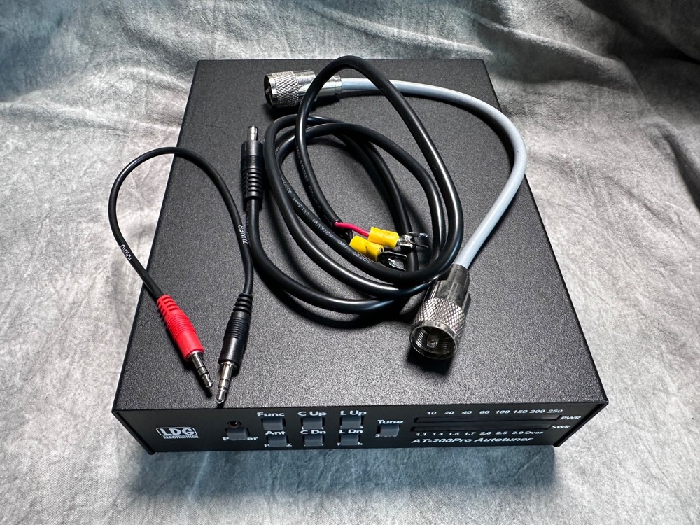 LDG AT-200Pro Desktop Antenna Tuner with Yaesu interface cable