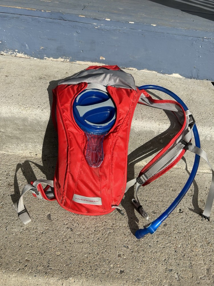 CamelBak Hydrobak Red 1.5 L Nylon Hydration Pack Lightweight Adjustable Size