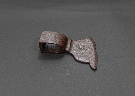 ANTIC GOOSEWING BEARDED BROAD HATCHET AXE HEAD FORGED RARE