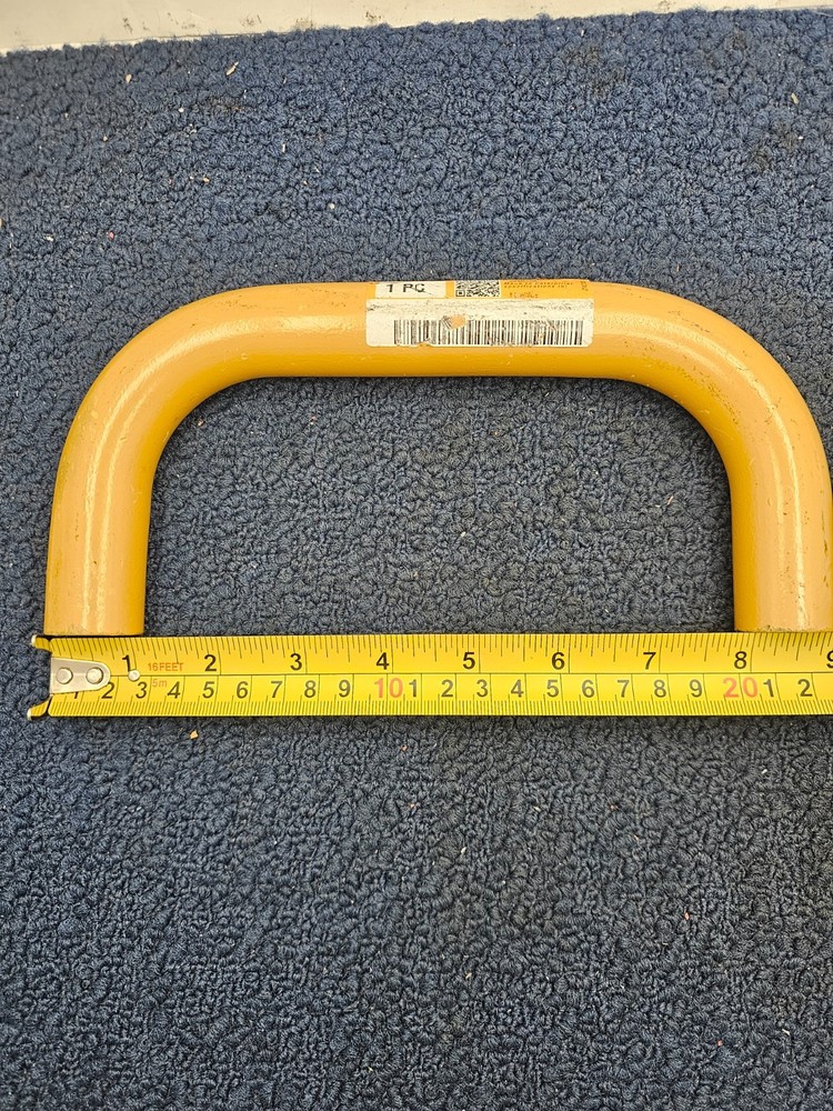 CAT 8G-2019: Machine Frame Grab Handle