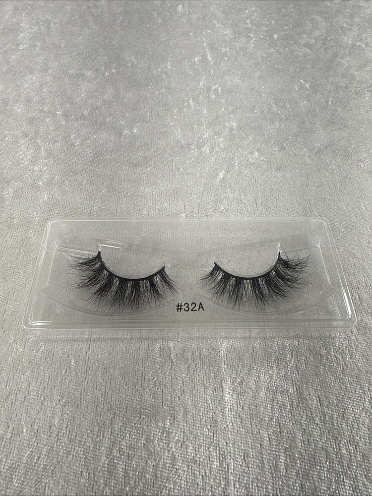 false eyelashes #32A