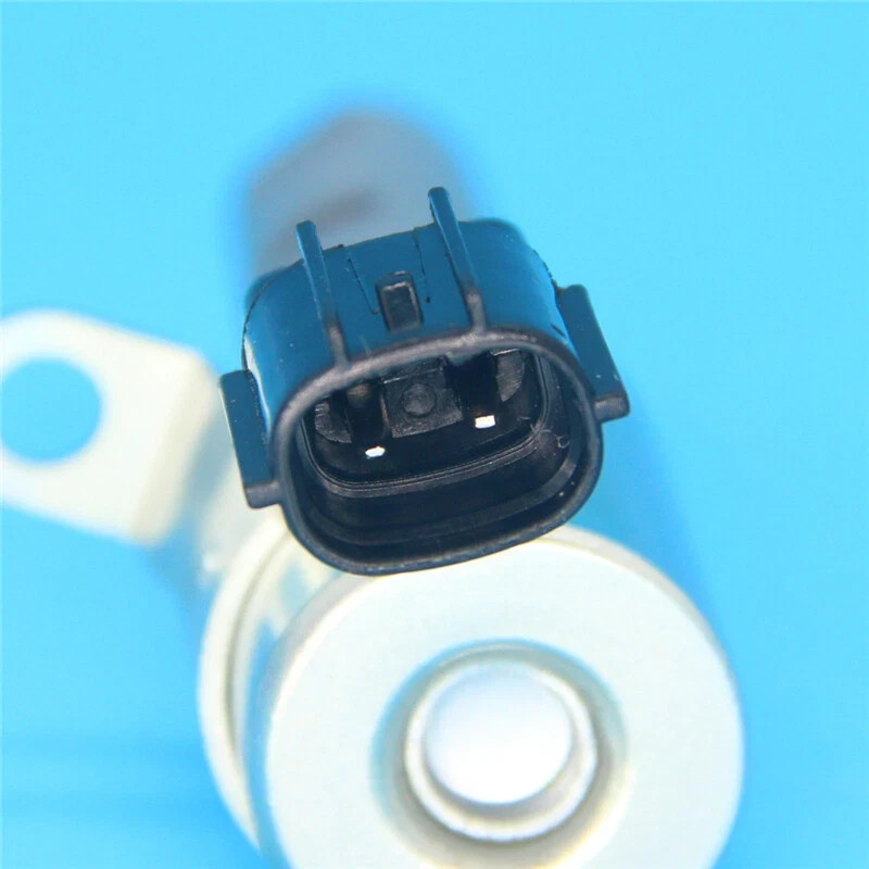 15330-21011 Engine Oil Control Variable Valve Timing VVT Solenoid