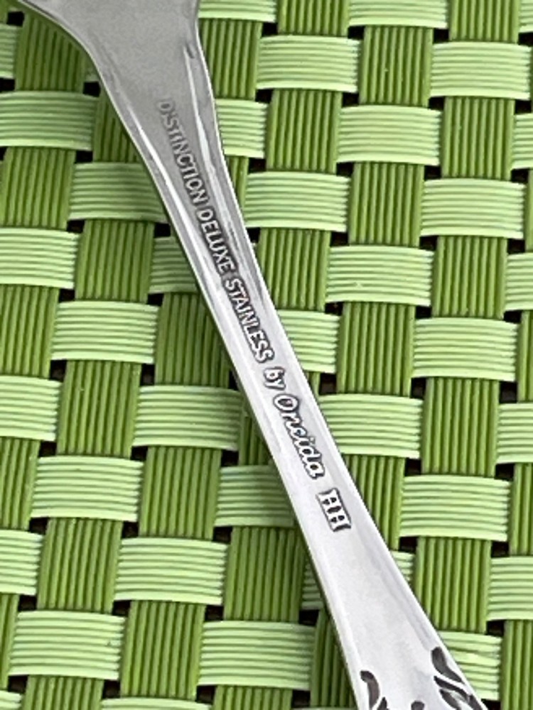 Oneida KENNETT SQUARE Stainless Dinner Fork Distinction Deluxe Flatware - 7 1/4"
