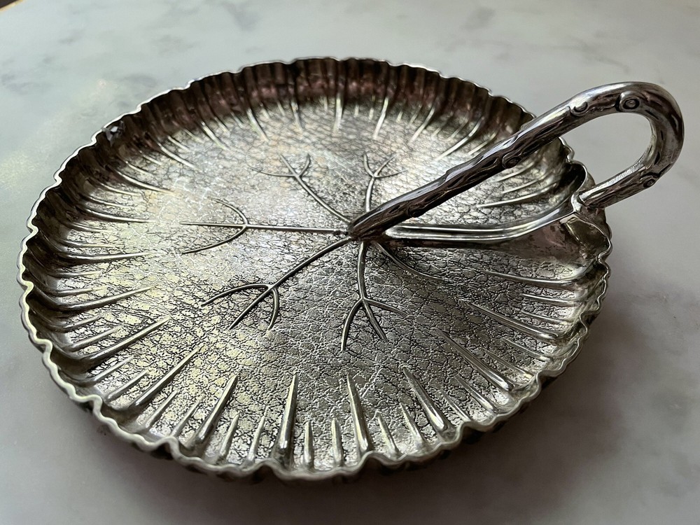 SIGNED Godinger Silver Round Ornate Scalloped Dish Leaf Pattern Handle Art