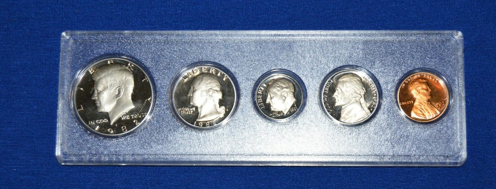 1982 Birth Year Set   Includes Kennedy Half Dollar  YS 249