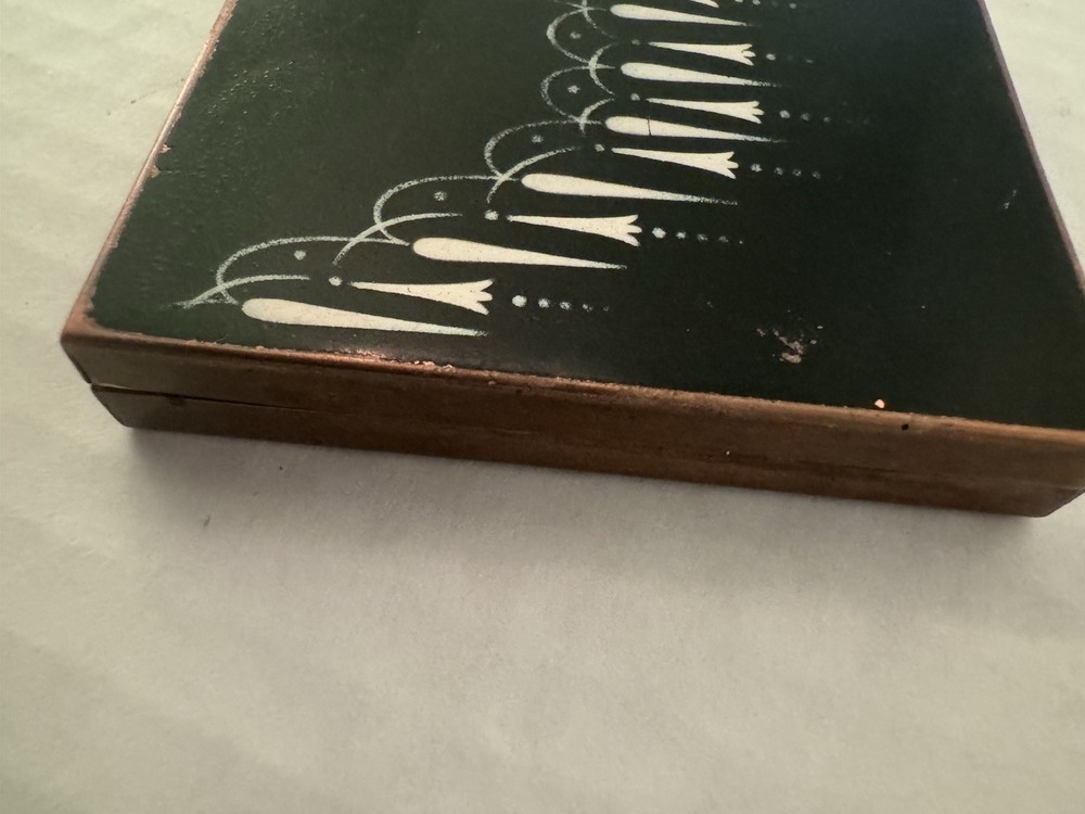 Volupte Vintage Compact (empty)