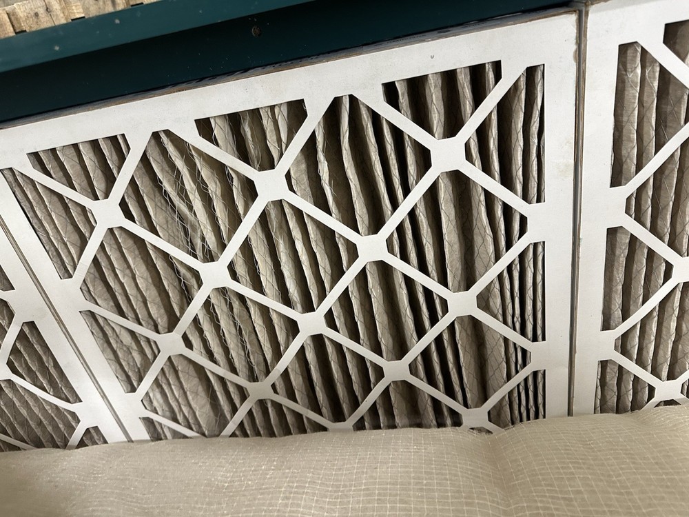 NICE Dynabrade 64700 Down Draft Sanding Table 36”x72” Single Phase 110v