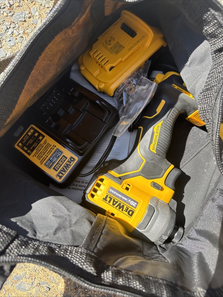 DeWALT ATOMIC 20V Brushless Cordless Compact 1/4" Hex Impact Driver Kit DCF809D1
