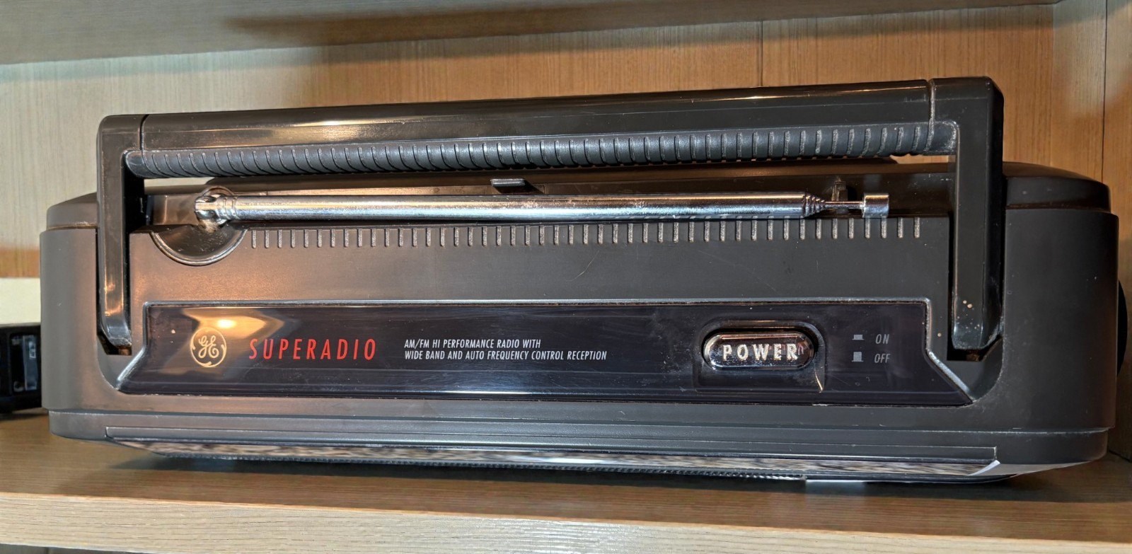 General Electric Superadio Series III 7-2887A AM/FM Works & Sounds Great