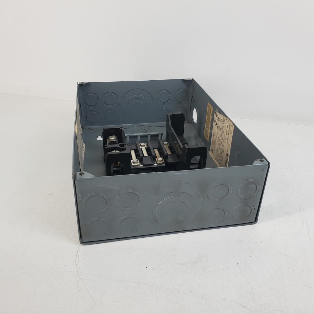 Square D Load Center QOB8D With QON8-16 Interior