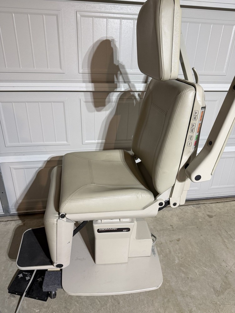 Midmark 491 Examination Table with Adjustable Positions for Medical Practices