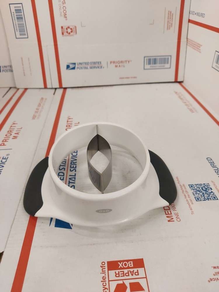 OXO Mango Slicer Splitter Cutter