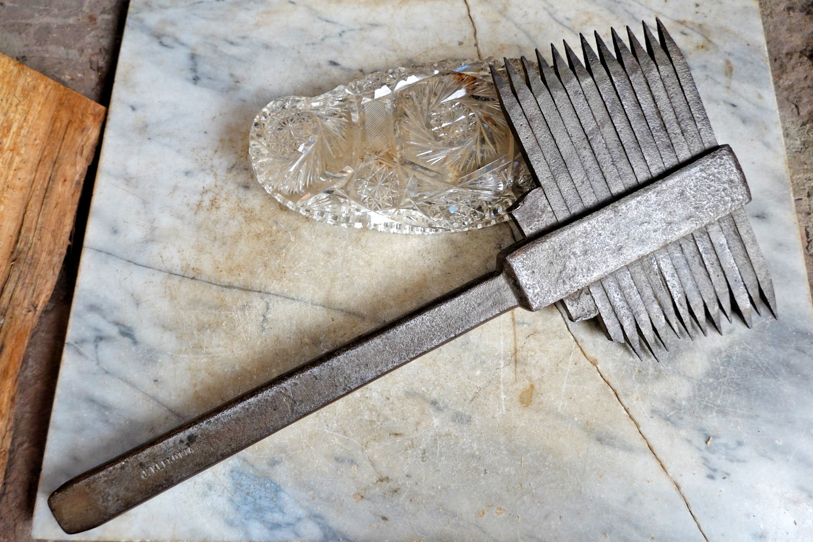 Antique STONE MASON CRANDALL TOOTHED SANDSTONE AXE HAMMER 7lb 10oz ROCK QUARRY