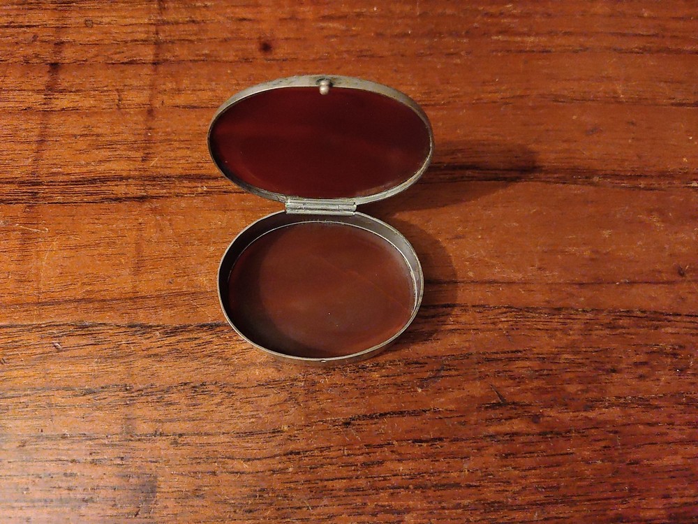 Antique Lacquer Snuff Box.