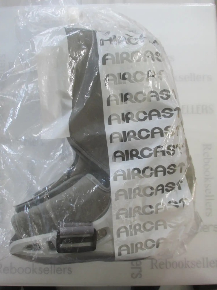 Aircast AirSelect Standard Walker Brace / Walking Boot, Small