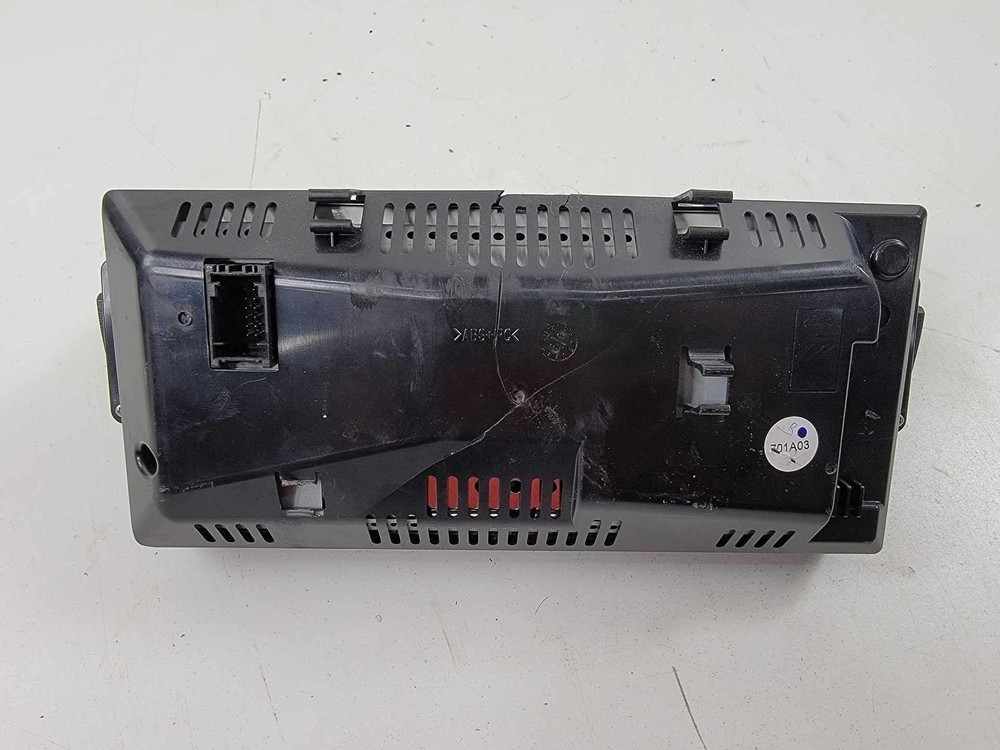 08-13 BMW E90 E92 E93 M3 OEM On Board Navigation Radio Info Screen Display