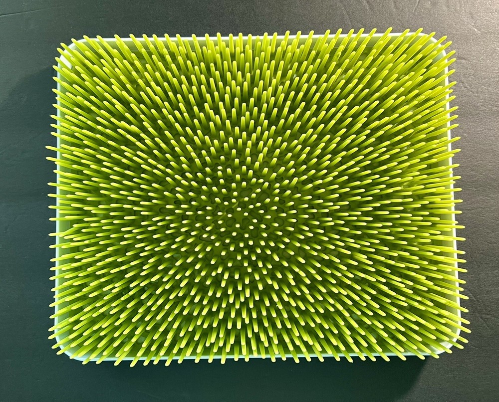 Boon Stencil Drying Rack - Green Grass - 13.5” X 11”