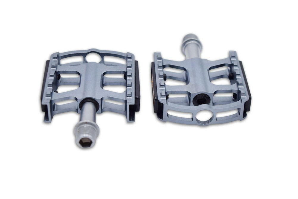Bicycle Platform Pedals Alloy Body w/fixed Spikes