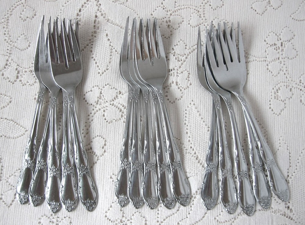 WM A ROGERS / ONEIDA 15 Small Forks FENWAY