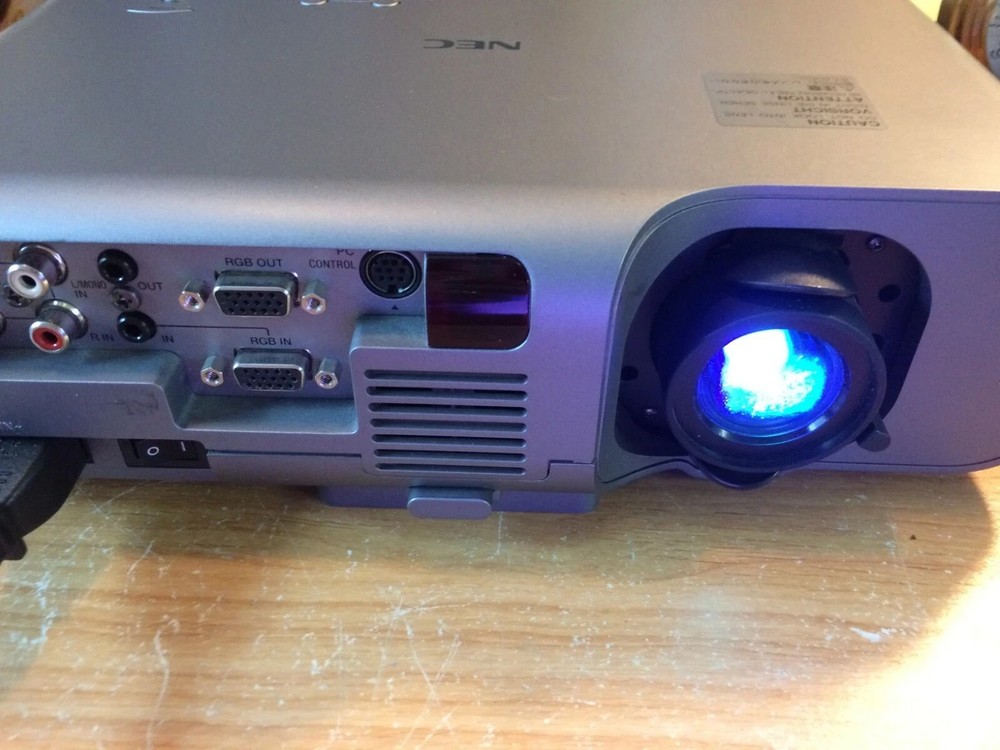 NEC VT45K Video Projector