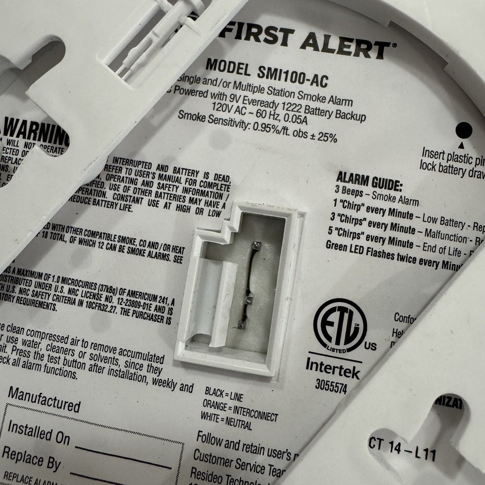 First Alert Smi100ac Smoke Detector No AC Plug New E49