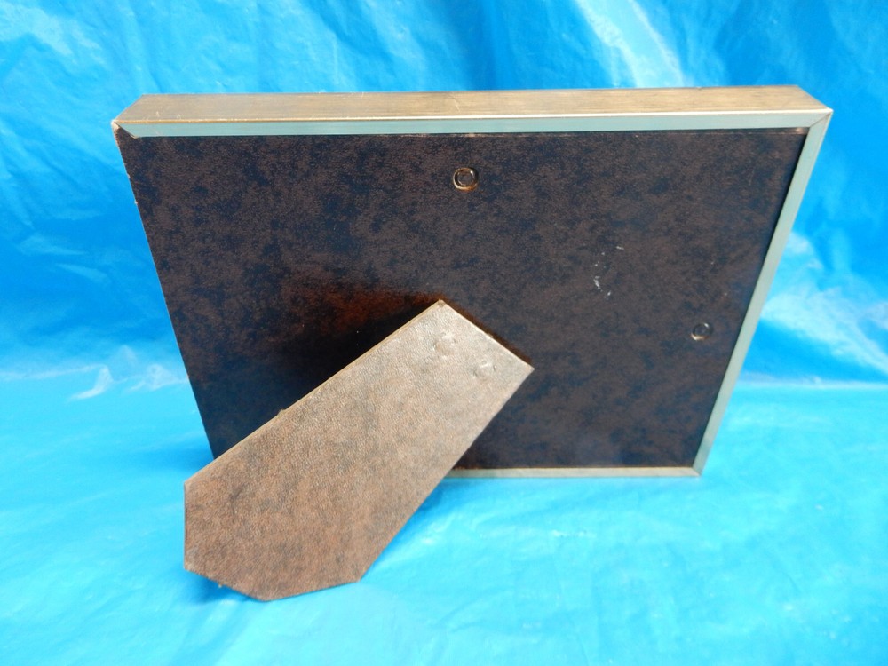 NICE FRAMED ARROWHEAD COLLECTION, 17 SMALL POINTS, UNKNOWN ORIGIN