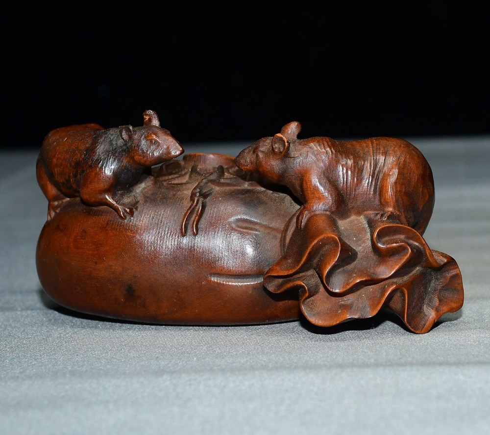 Exquisite Small Leaf Boxwood Mouse Ornament